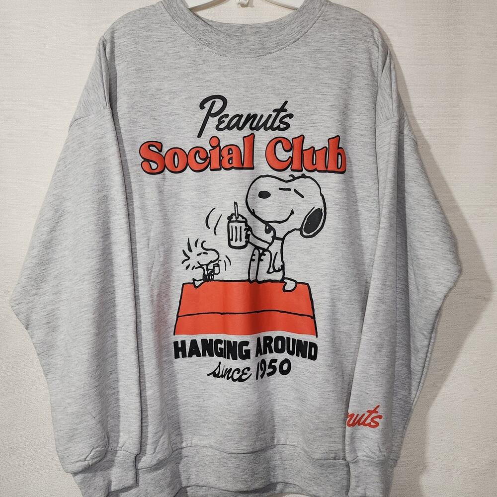 Snoopy Peanut Social club gray sweatshirt size Small